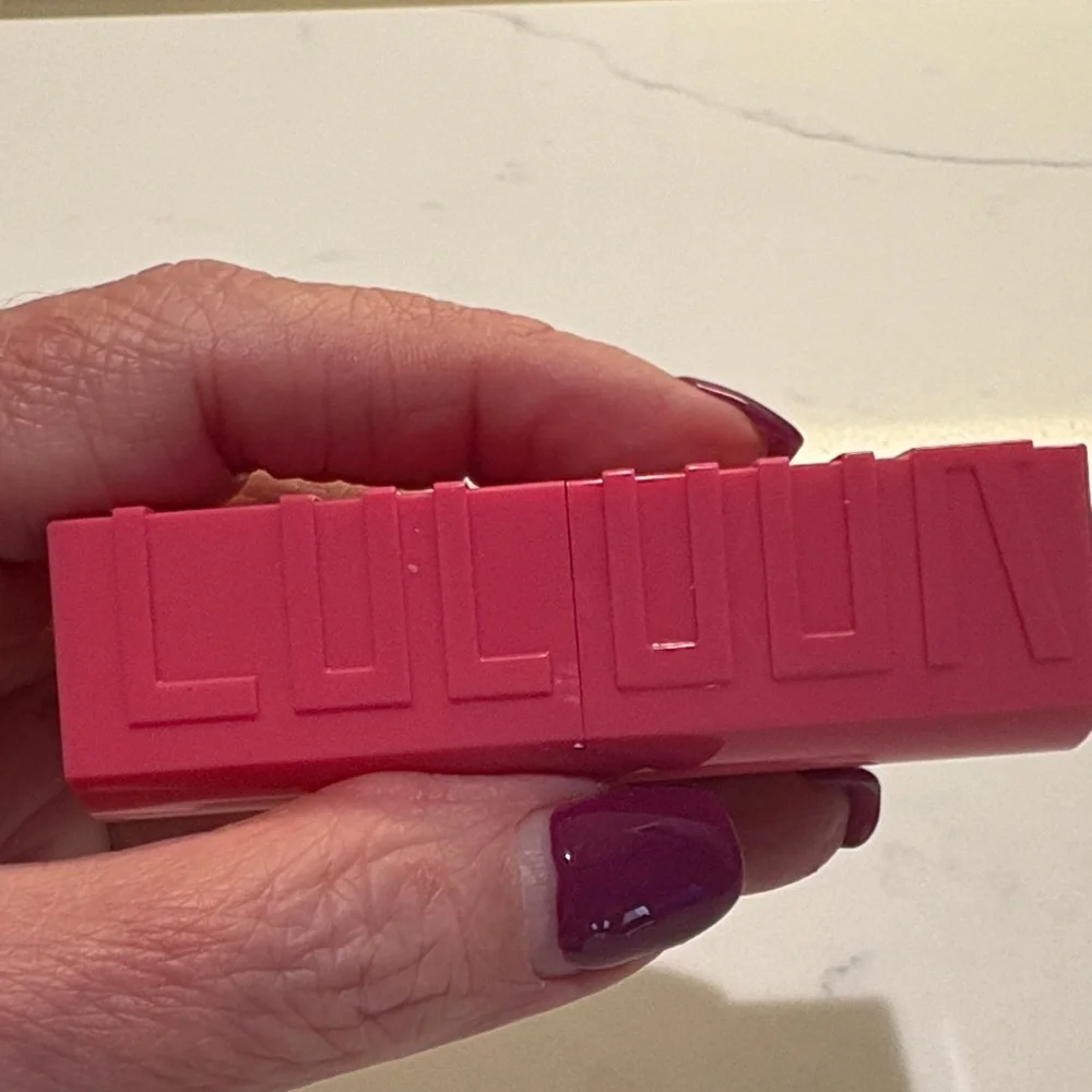 Colour Bold Pink Lipstick - Picture 4 of 4